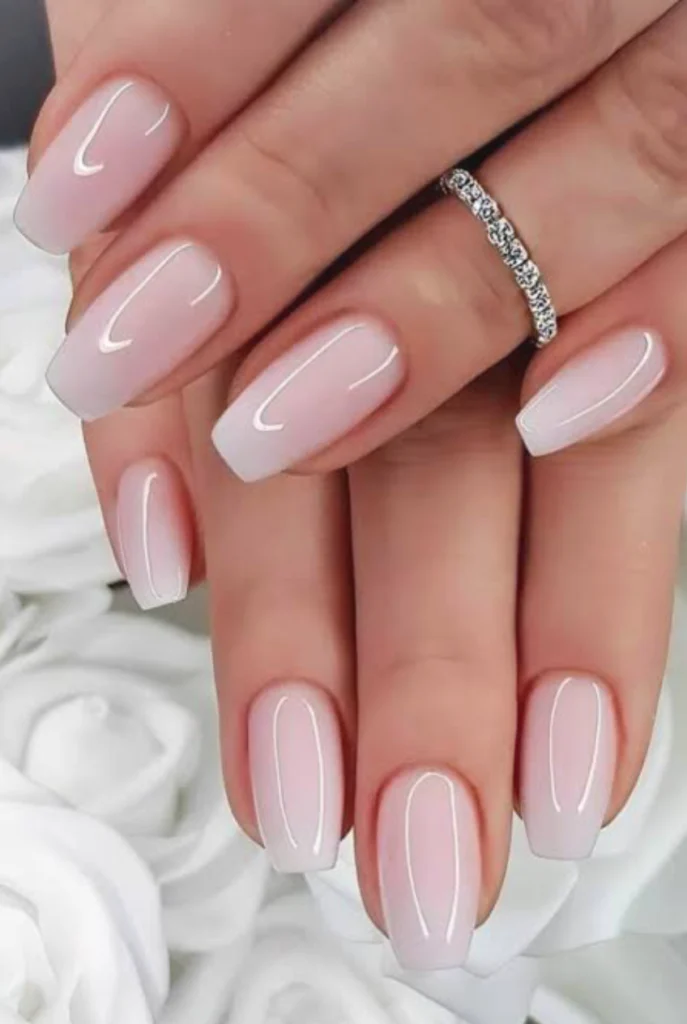 Milchige Nägel (Milky Nails)