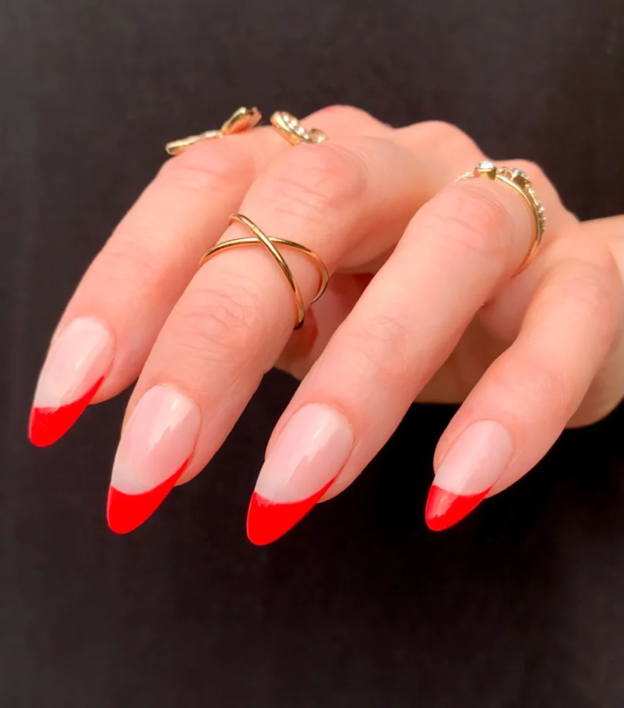 Red nails Tips – die moderne Interpretation der French Nails